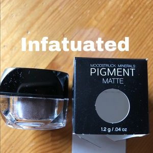 Moodstruck Eye Pigment